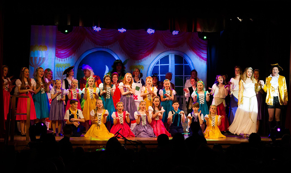 Full Cast: Cinderella 2014